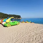 Canyelles Beach Vila With Swimming Pool