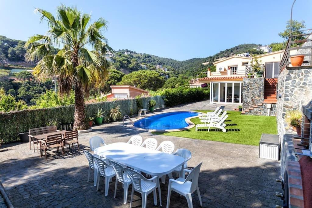 Canyelles Beach Vila With Swimming Pool *