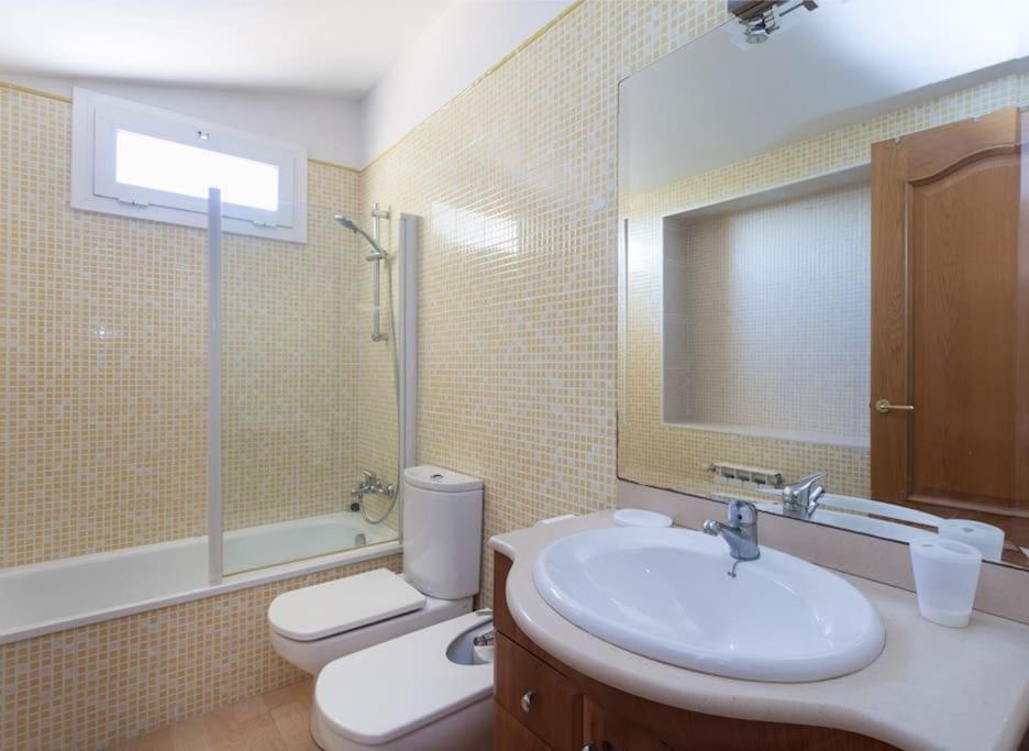 Canyelles Beach Vila With Swimming Pool Villa *