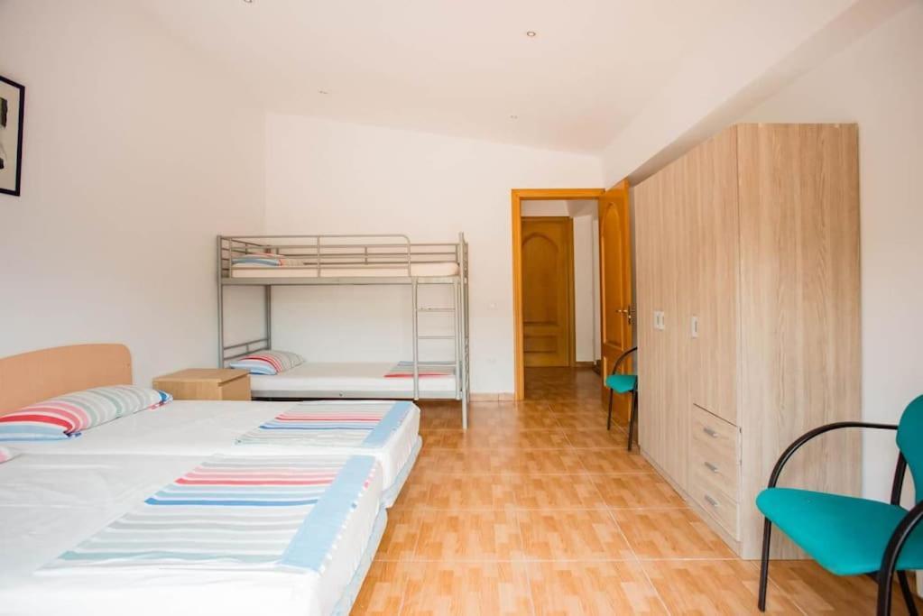 Canyelles Beach Vila With Swimming Pool