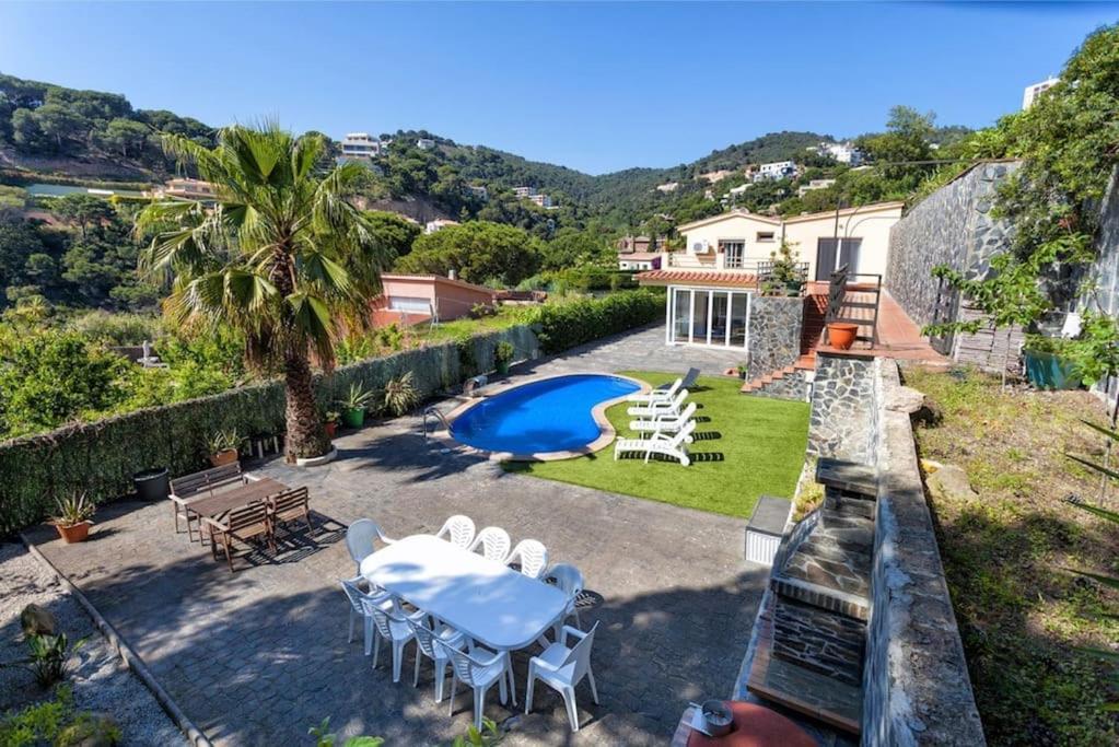 Villa Canyelles Beach Vila With Swimming Pool