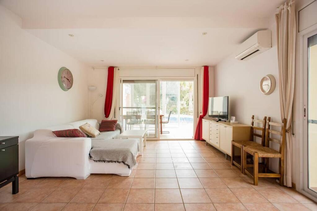 Canyelles Beach Vila With Swimming Pool * Lloret de Mar